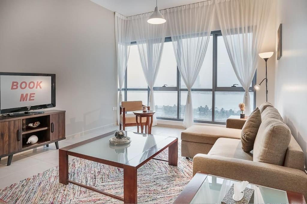 Lovely 3 Bedroom Apartment Beach Front Abu Zabi Zewnętrze zdjęcie